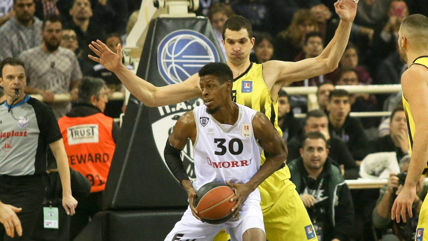 Παραμένει η διαφορά με Μιλόσεβιτς