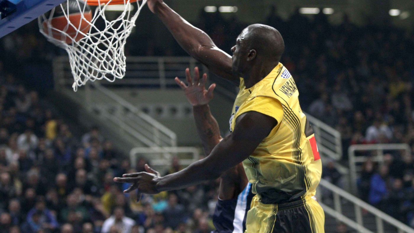 Μενσά-Μπονσού: «Όλοι σήμερα στο γήπεδο»