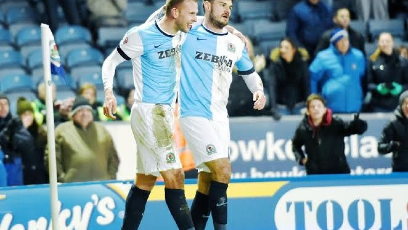 Στην άκρη τα φαβορί,  στο τραπέζι τα Χ