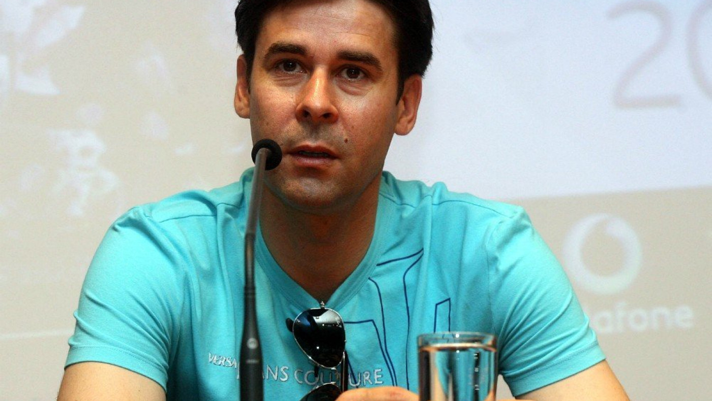 Τα...σπάει το σακάκι του Τσιάρτα (pic)