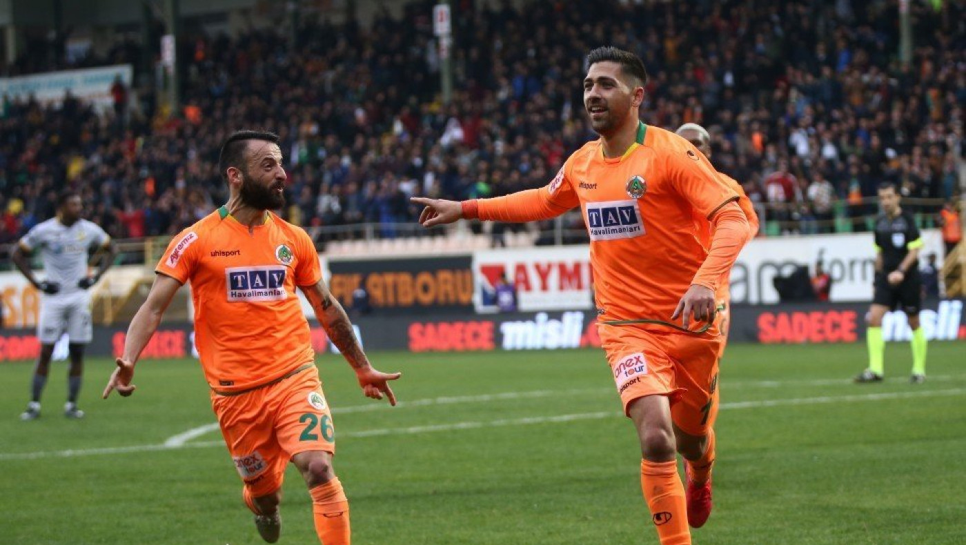 Στέλνουν Μπακασέτα στην Τραμπζονσπόρ οι Τούρκοι