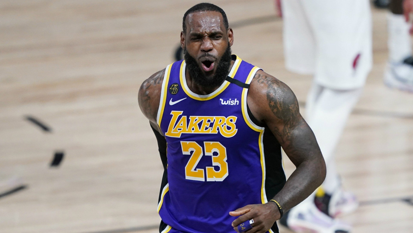 Λεμπρόν Τζέιμς: «Η αλλαγή δεν έρχεται μόνο με λόγια»