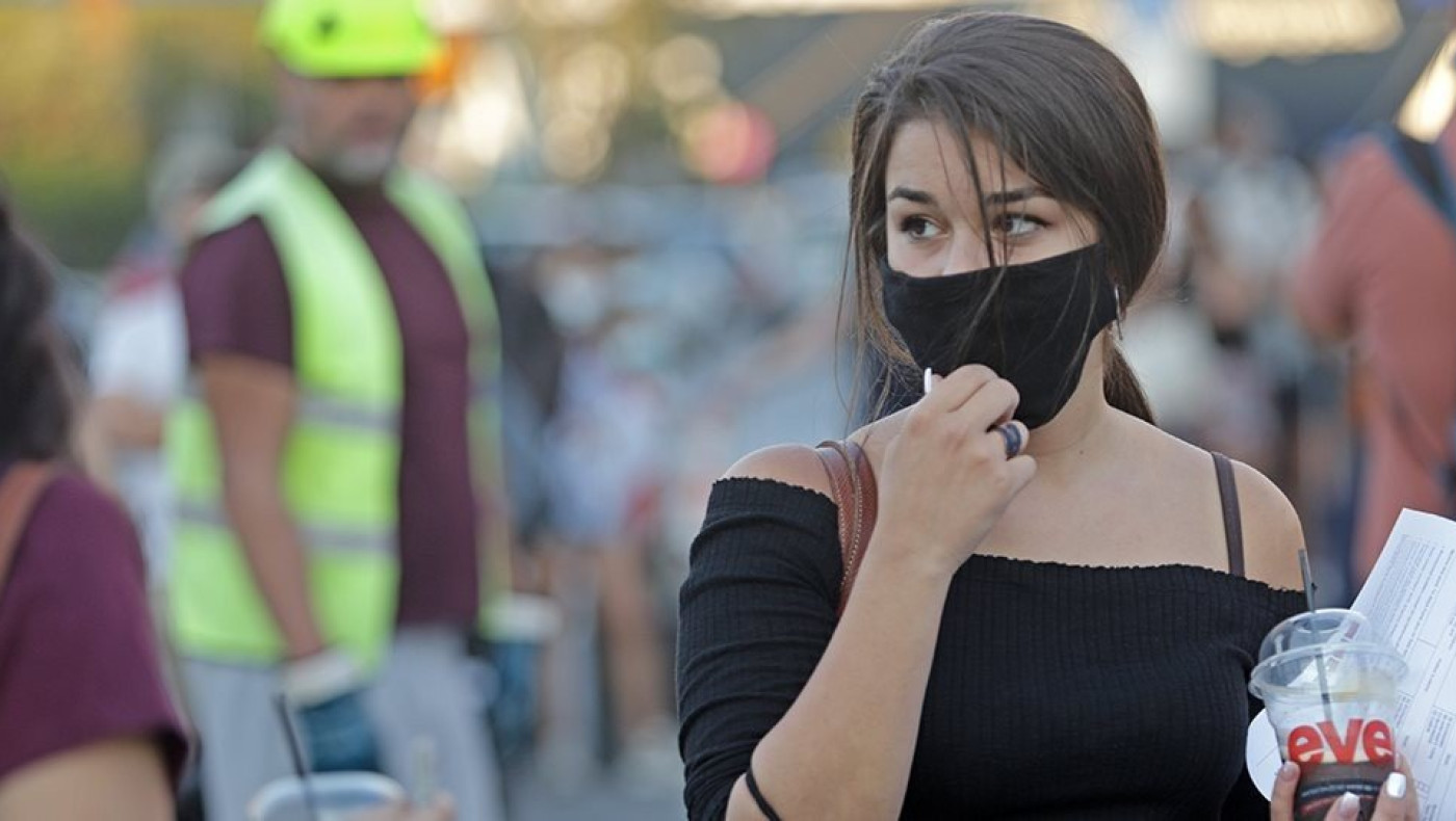 Αναστολή εορταστικών εκδηλώσεων σε δημόσιους χώρους και μάσκες παντού εισηγείται η επιτροπή εμπειρογνωμόνων