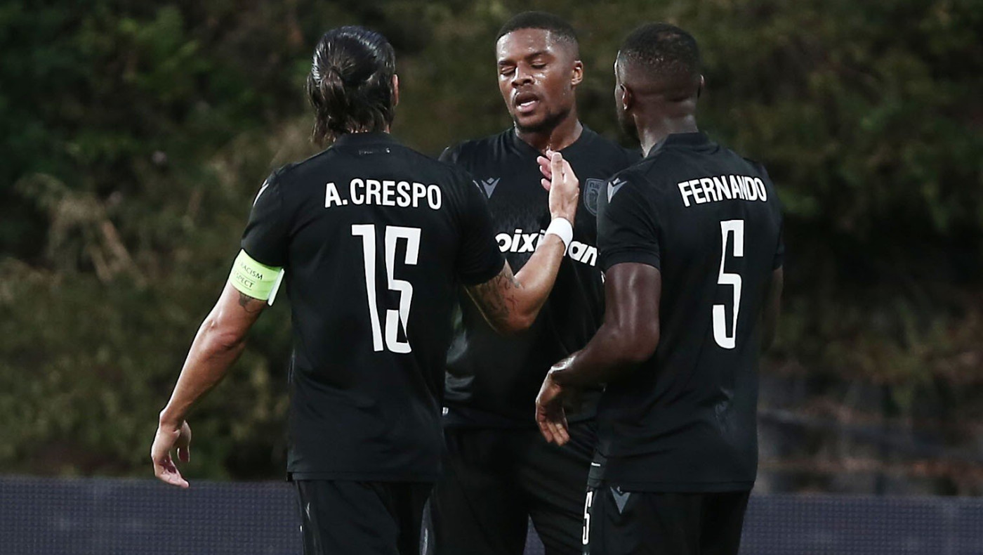 Άκπομ για το διπλό και την απόδοσή του