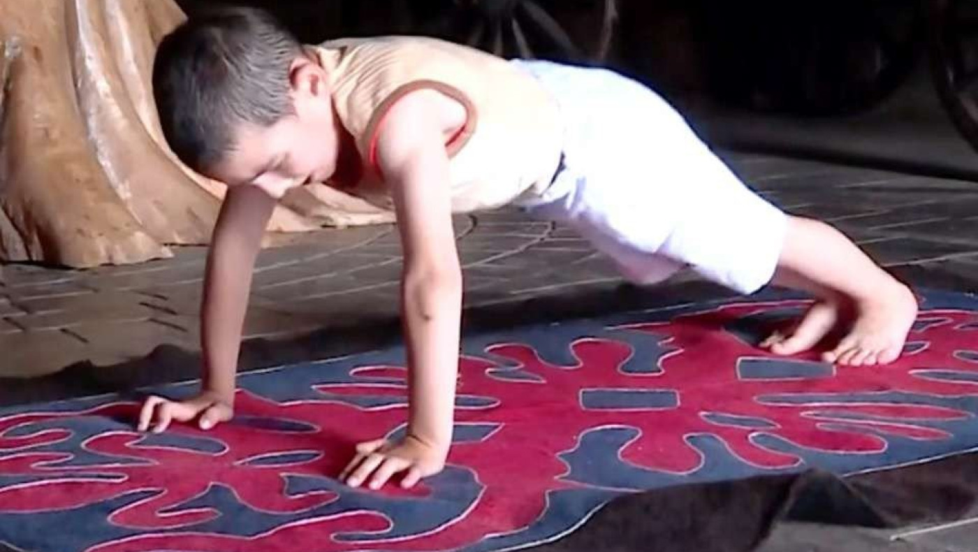 Εξάχρονος κέρδισε διαμέρισμα κάνοντας… χιλιάδες κάμψεις