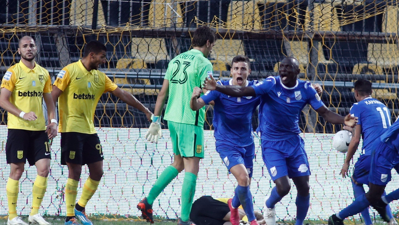 Βαρούχας: «Δεν υπάρχει το πρώτο πέναλτι - Επρεπε να μετρήσει το γκολ της Λαμίας»