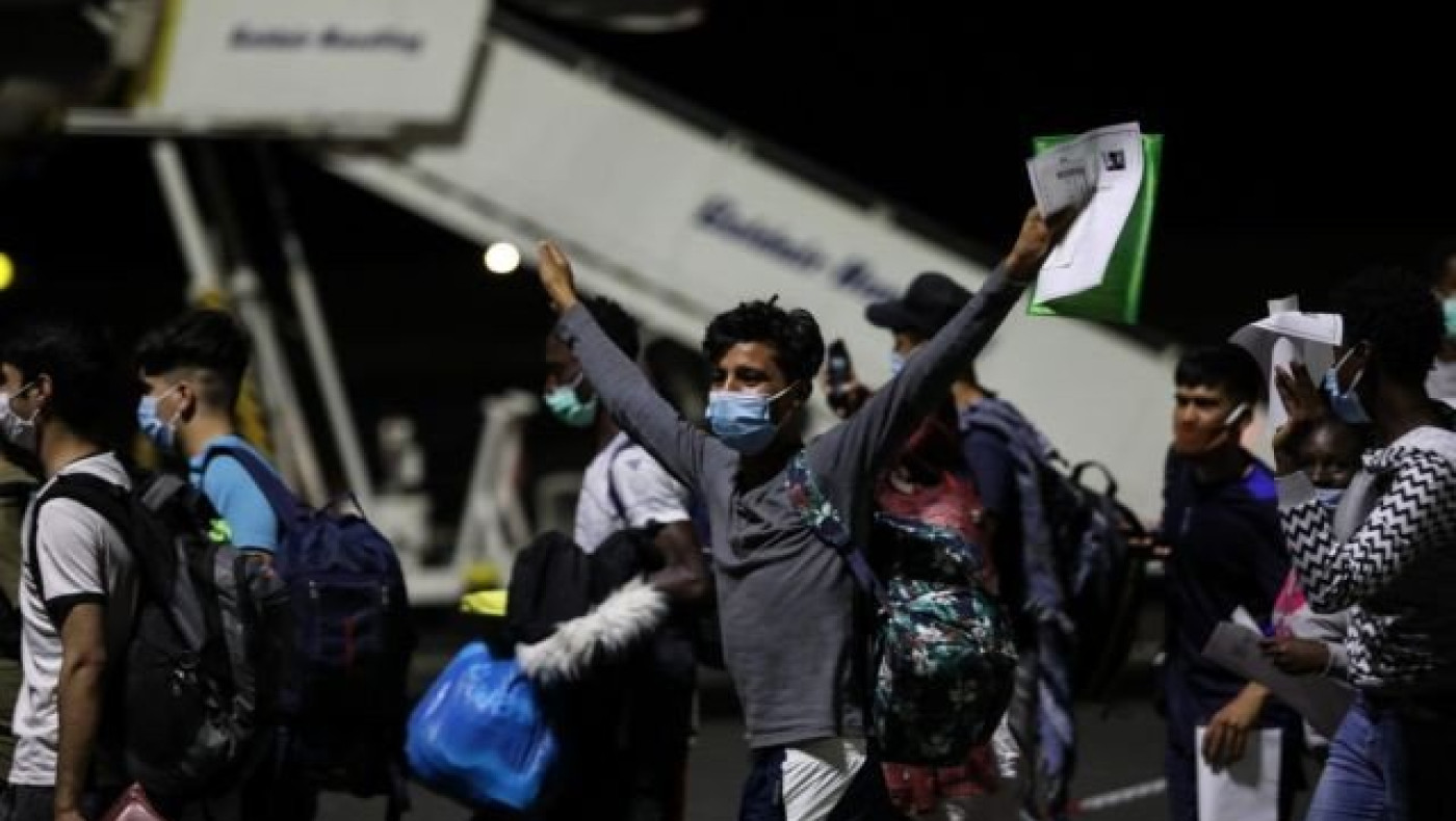 Στη Θεσσαλονίκη τα πρώτα 165 προσφυγόπουλα από τη Μόρια