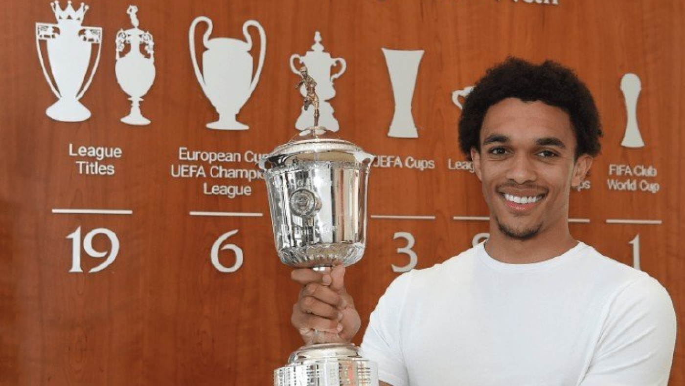 Premier League: Επιβράβευση για τον Τρεντ Αλεξάντερ-Άρνολντ