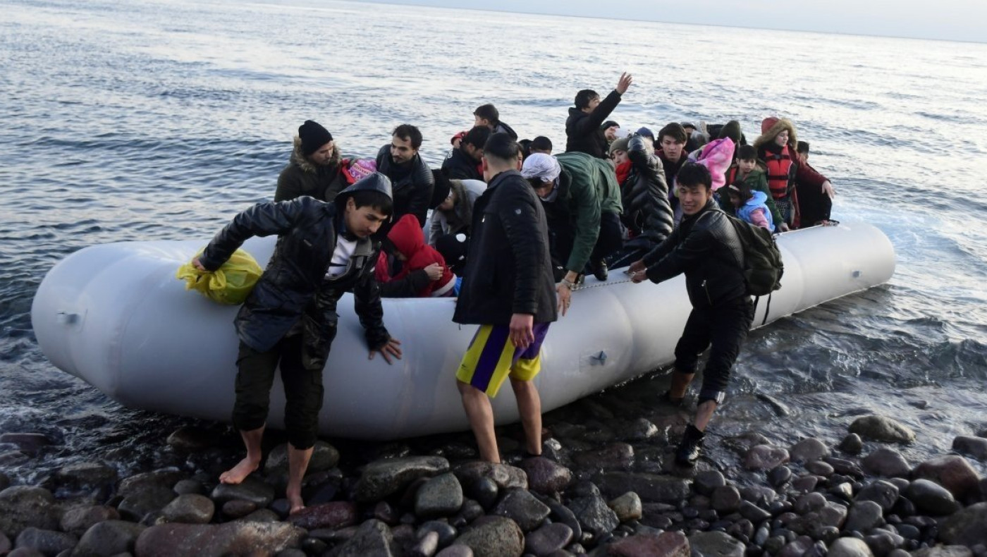 Αγγλία: Μετανάστες βγήκαν σε παραλία με γυμνιστές και έτρεξαν στο δάσος να κρυφτούν