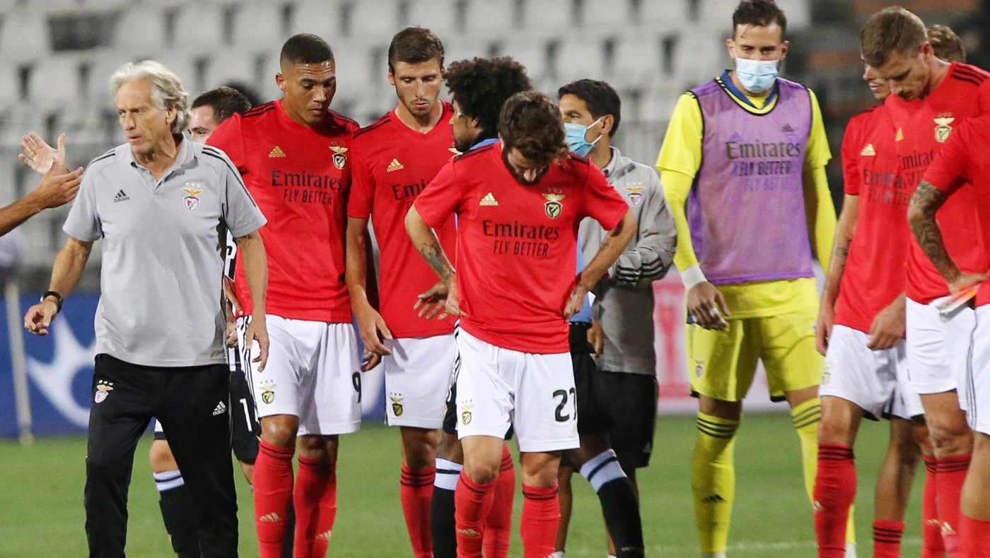 «Αετοί χωρίς δικαιολογία» και «εκατομμύρια για πέταμα»