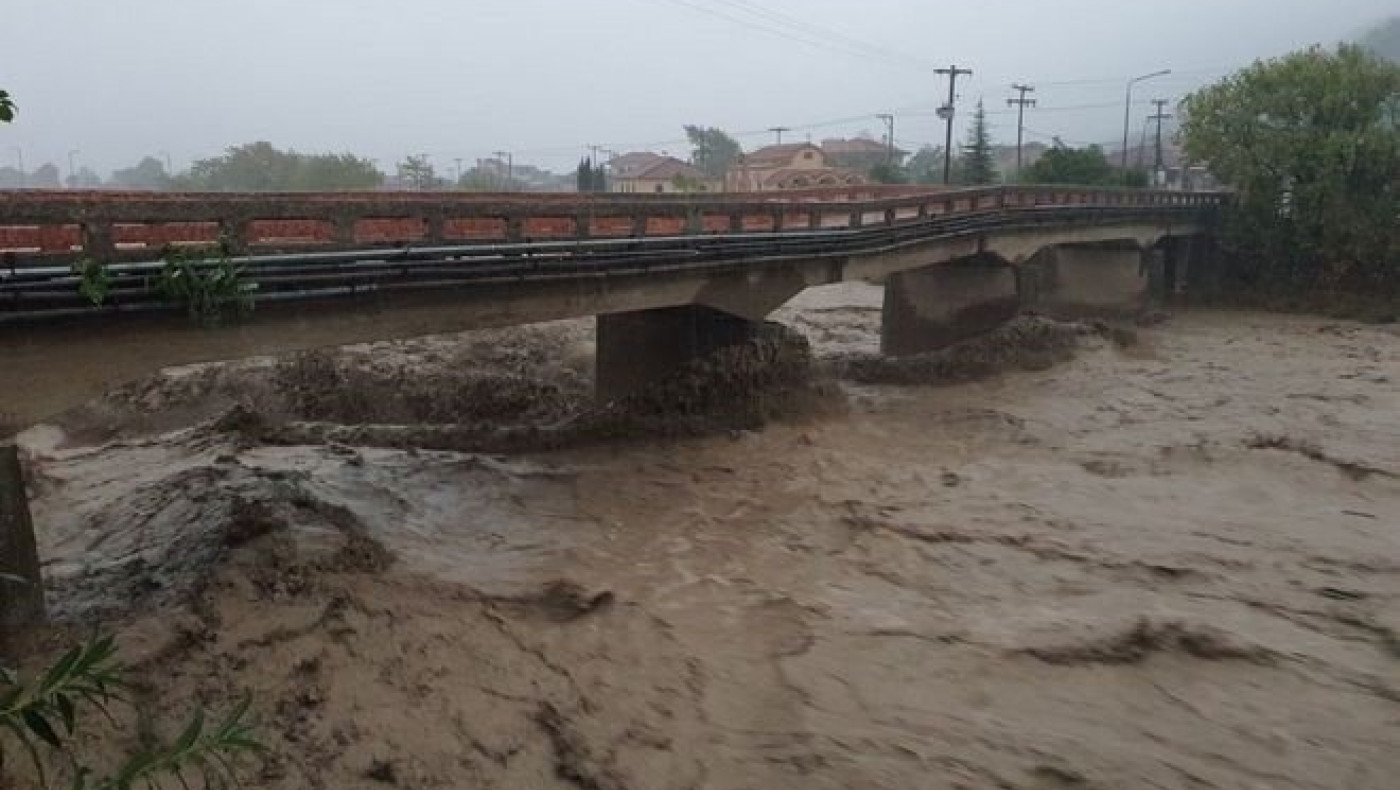 Κακοκαιρία Ιανός: Μία νεκρή στα Φάρσαλα, δύο αγνοούμενοι στην Καρδίτσα