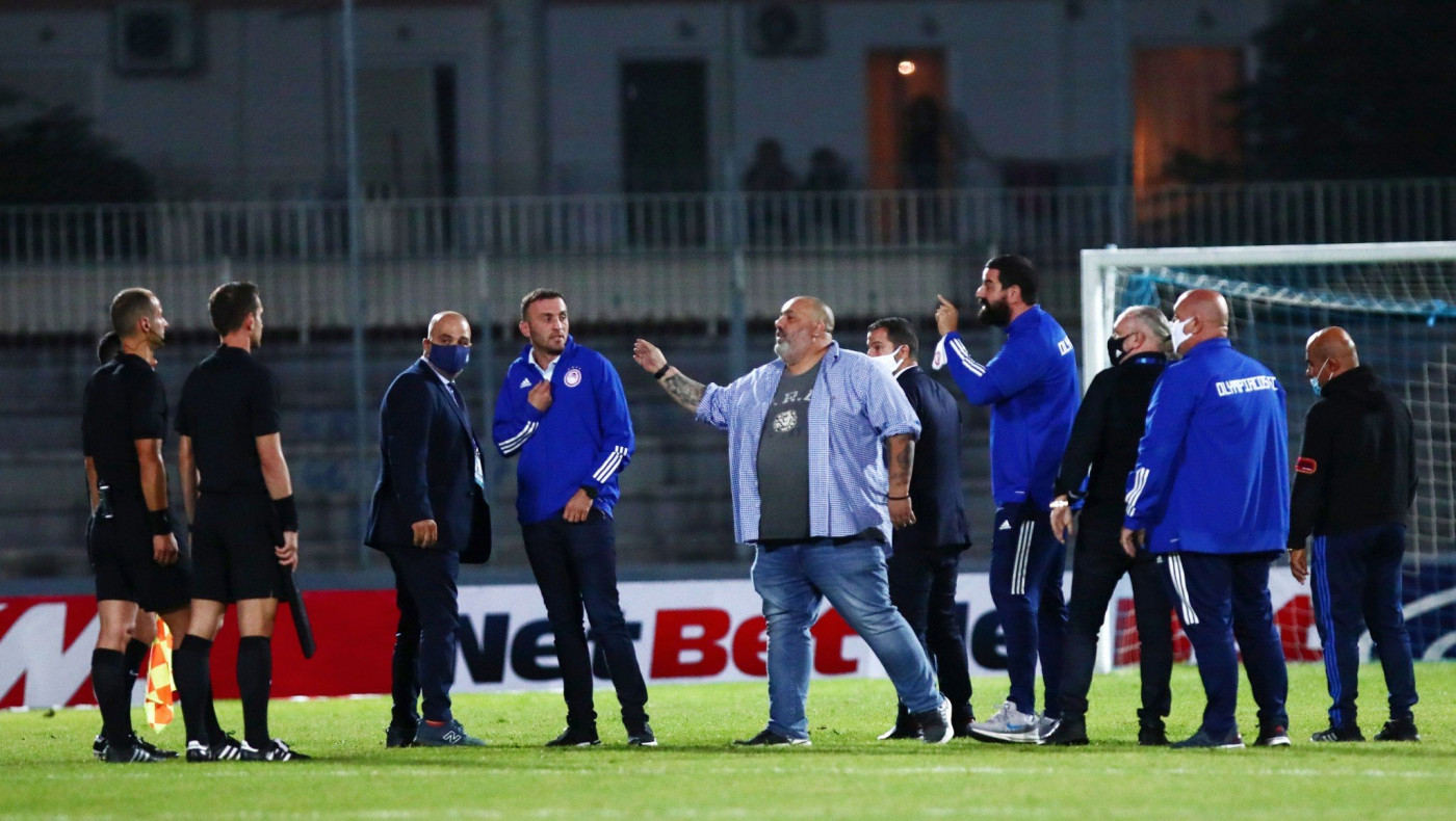 «Θα γαμ@θείς, πουτ@@»-Οχετός Καραπαπά κατά διαιτητών