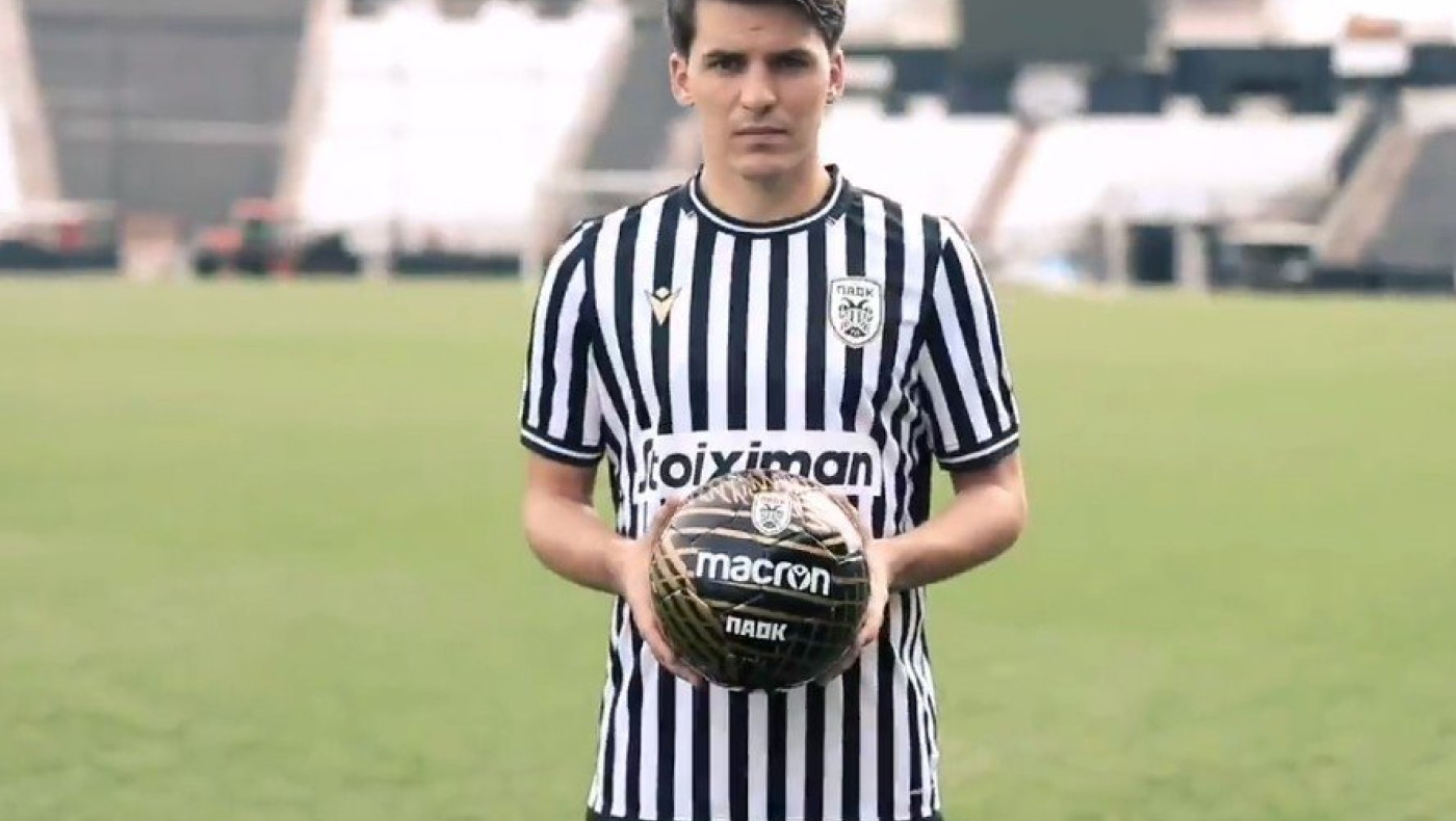 VIDEO: Ντύθηκε στα ασπρόμαυρα και μπήκε στην Τούμπα ο Μουργκ