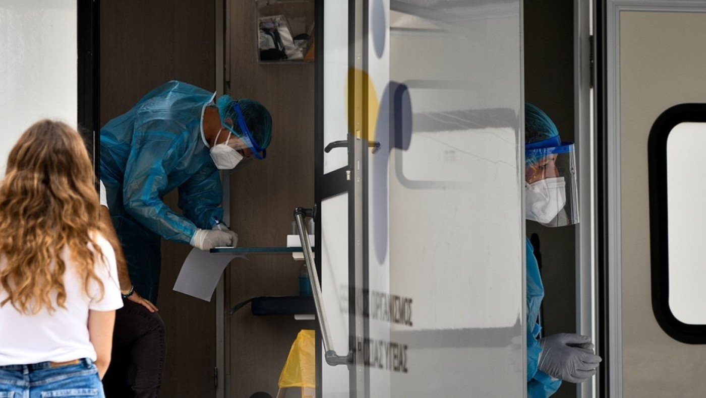 Σαρηγιάννης: «20.000 τα κρυφά κρούσματα, μάσκες παντού»