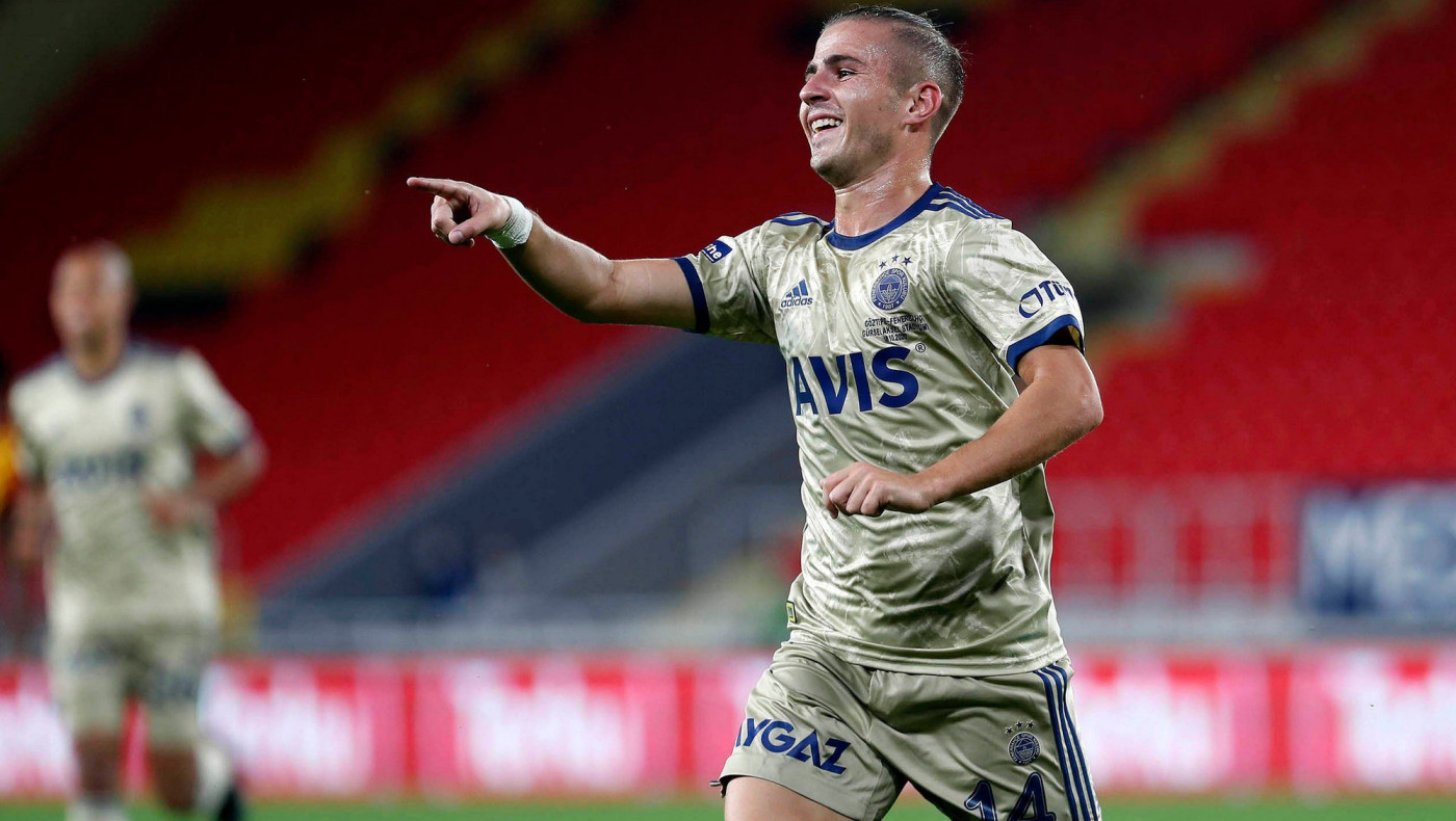 Βασικός ο Πέλκας, τέταρτη σερί νίκη και κορυφή για τη Φενέρ