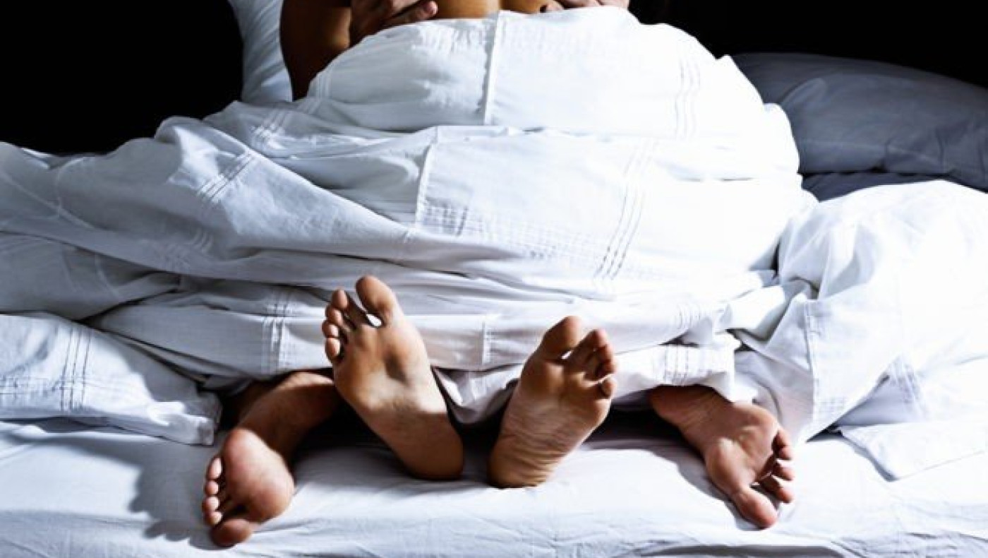 Σεξ: Πόσα λεπτά πρέπει να διαρκεί «ιδανικά» για άντρες και πόσα για γυναίκες