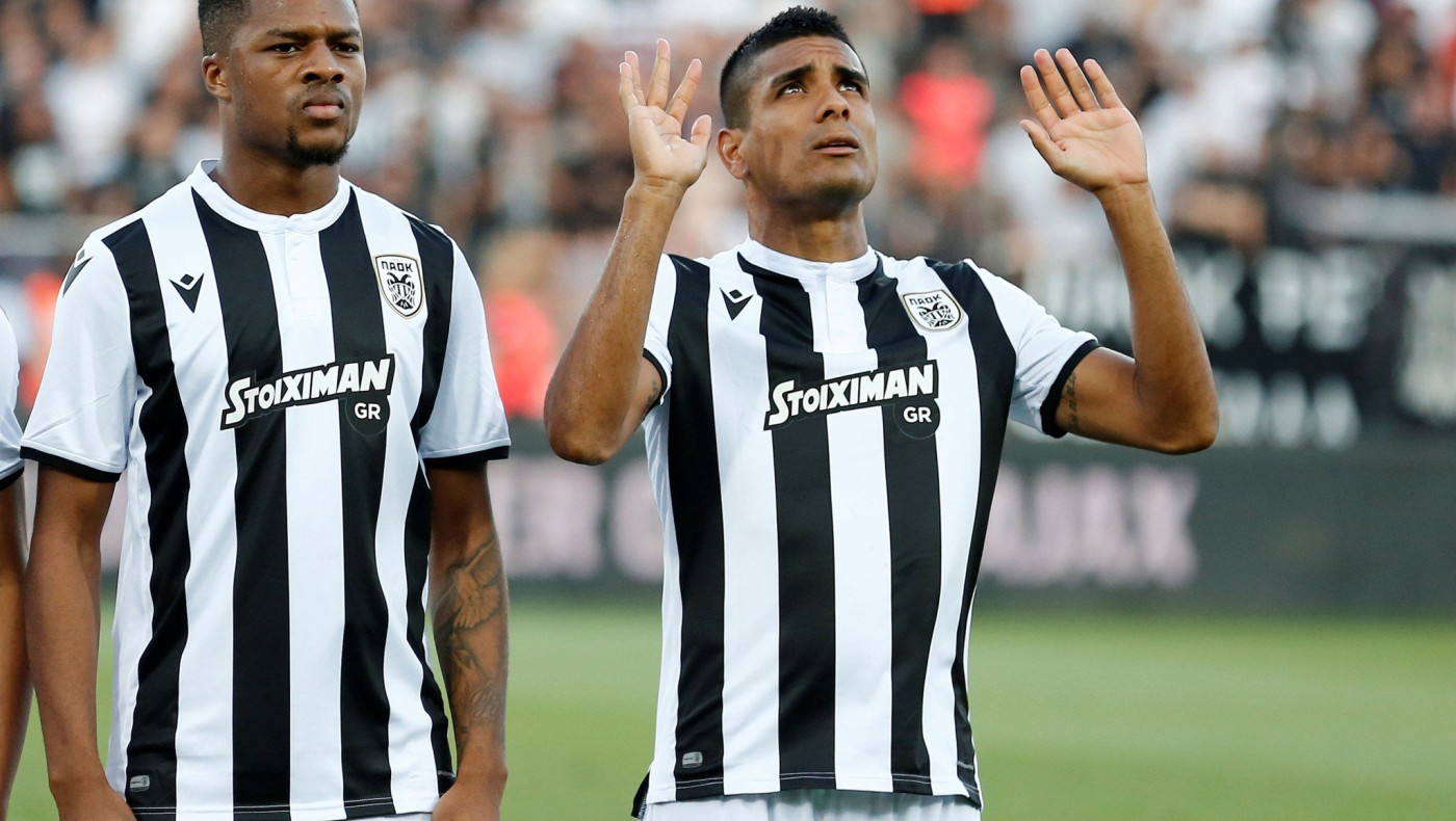 Ρέμπε: «Δύσκολο να μεταπείσουμε τον Άκπομ, άδικο να λέμε για τον Μάτος»