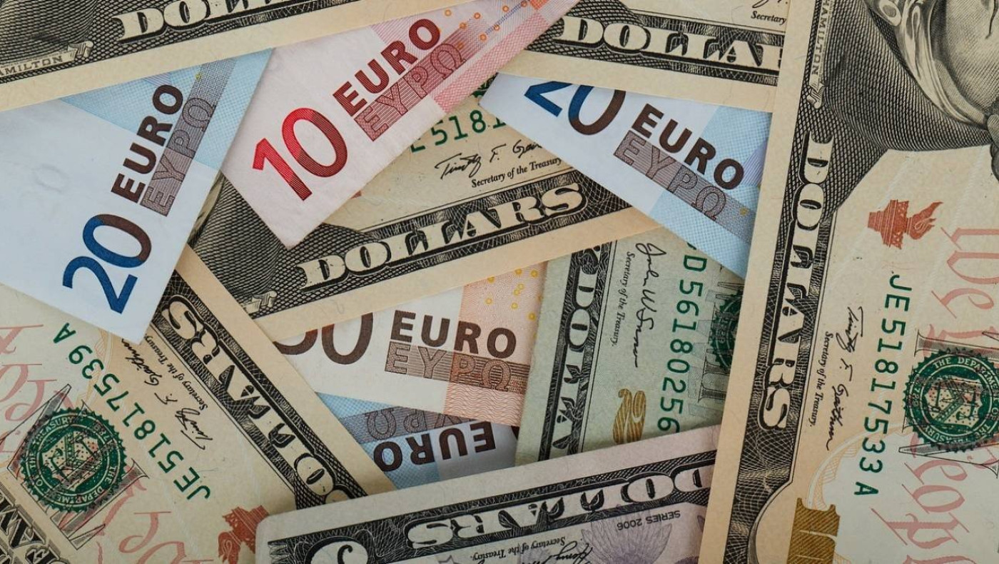 Καταβαραθρώνονται οι οικονομίες, εκτοξεύεται ο παγκόσμιος πλούτος που άγγιξε τα 400 τρις δολάρια