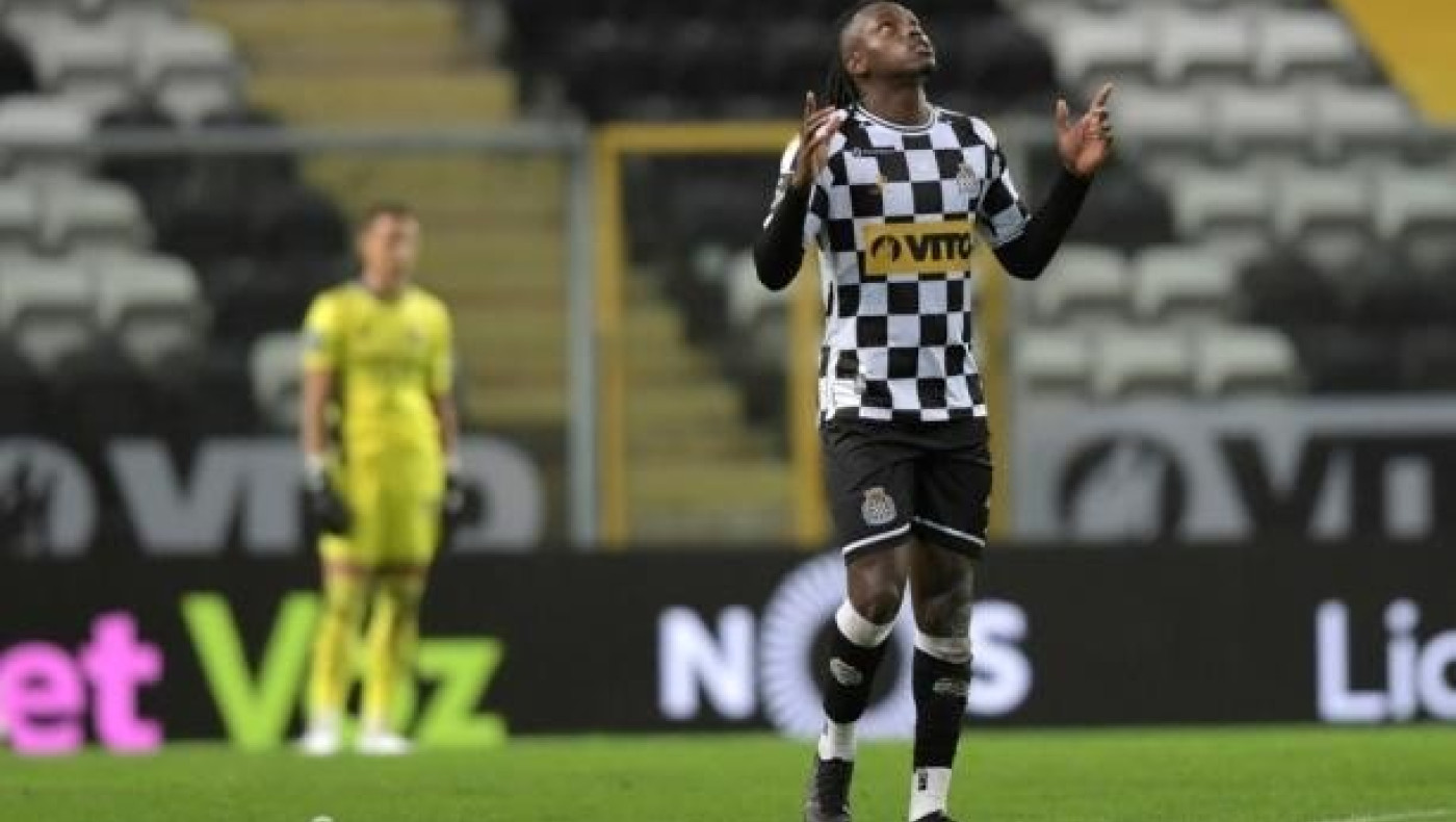 Αετοί χωρίς φτερά, τριάρα της Μποαβίστα στην Μπενφίκα!