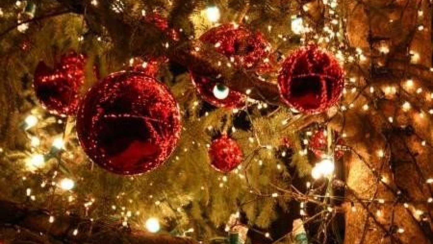 Πόσο ρεύμα καταναλώνουν τα χριστουγεννιάτικα λαμπάκια