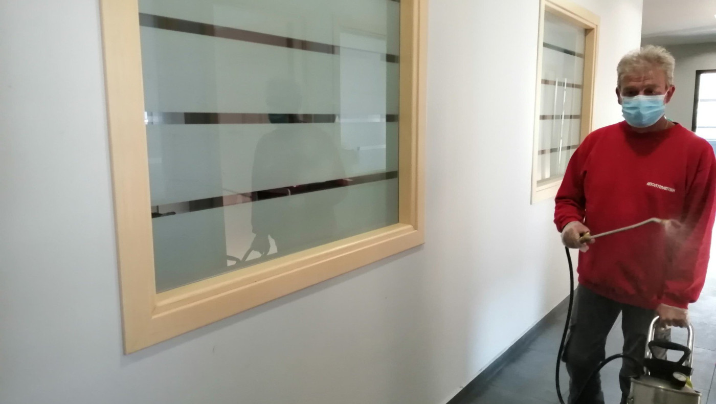 Απολύμανση στους χώρους του ομίλου MetroMedia