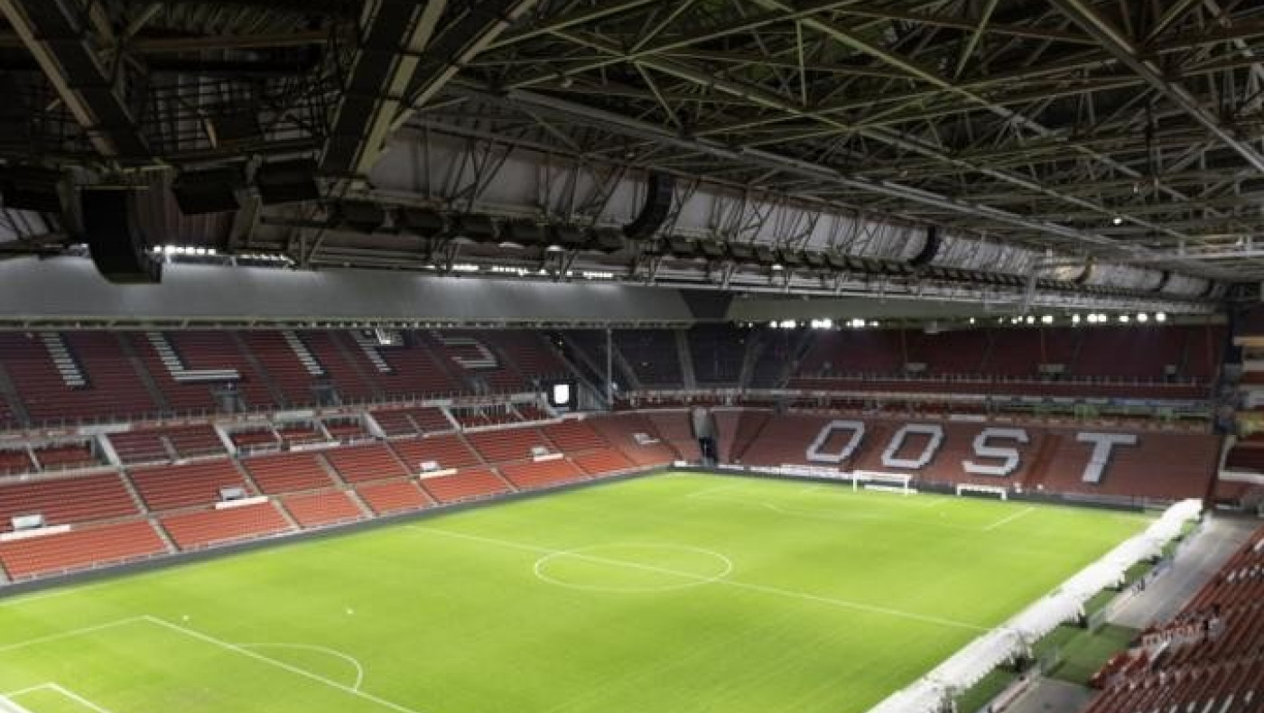 Η PSV τοποθετεί στο γήπεδό της λαμπτήρες κατά του κορωνοϊού!