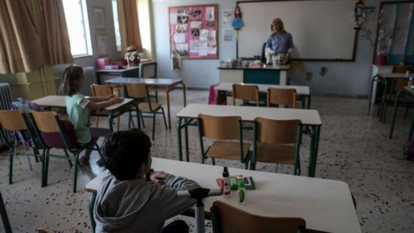 ΠΑΣΑΔ σε Κεραμέως: «Ψευδής η εικόνα θετικών στον ιό μαθητών και εκπαιδευτικών»