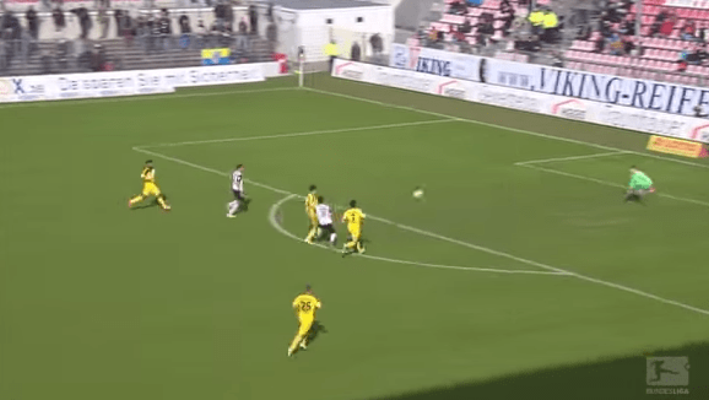 Αυτογκόλ χάρμα ιδέσθαι στη Γερμανία... (video)