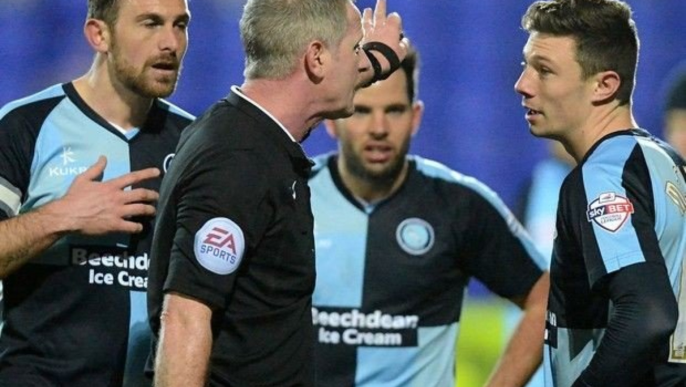 Αποβολή ρεκόρ σε… 4 δευτερόλεπτα!