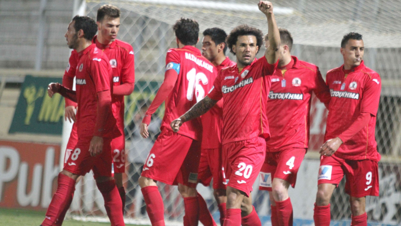 Άνετα στα ημιτελικά