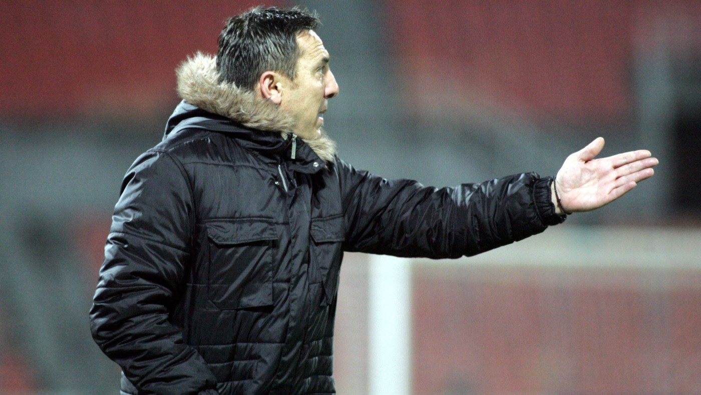 Απείραχτος  ο «άξονας»