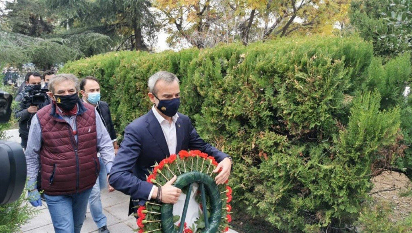 Κωνσταντίνος Ζέρβας στο Πολυτεχνείο: «Παίρνουμε δύναμη από τη γενναιότητα και την αποφασιστικότητά τους»