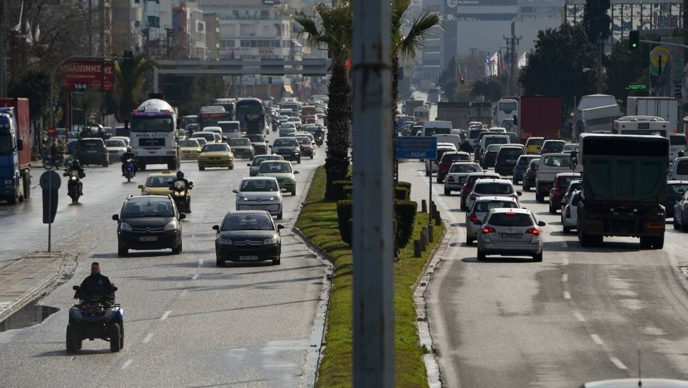 Έρχεται μείωση στα τέλη κυκλοφορίας αλλά για... λίγους
