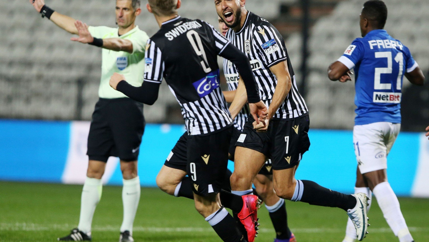 Με... σκυταλοδρομία γκάφας βρέθηκε στριμωγμένος