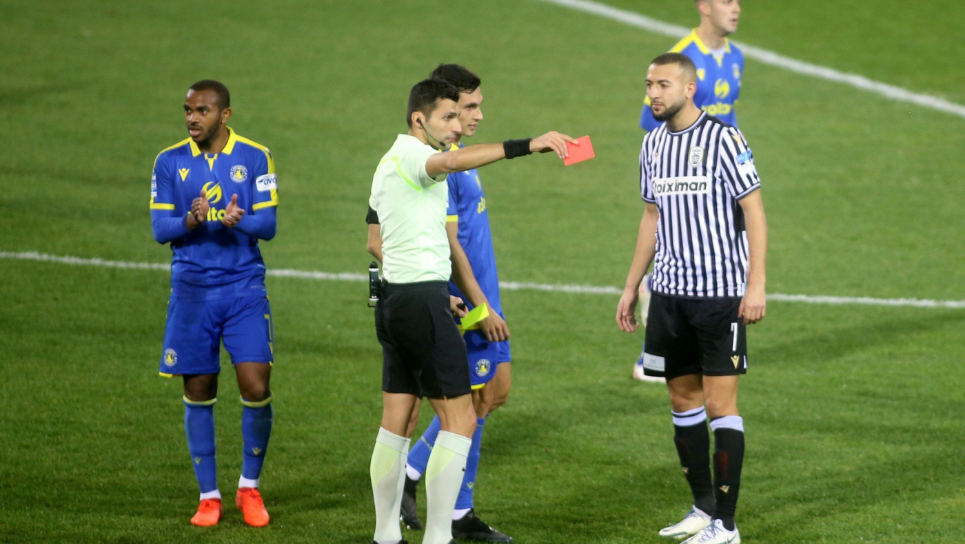 Πολύ λανθασμένη αντίδραση Ελ Καντουρί και με δέκα παίκτες ο ΠΑΟΚ