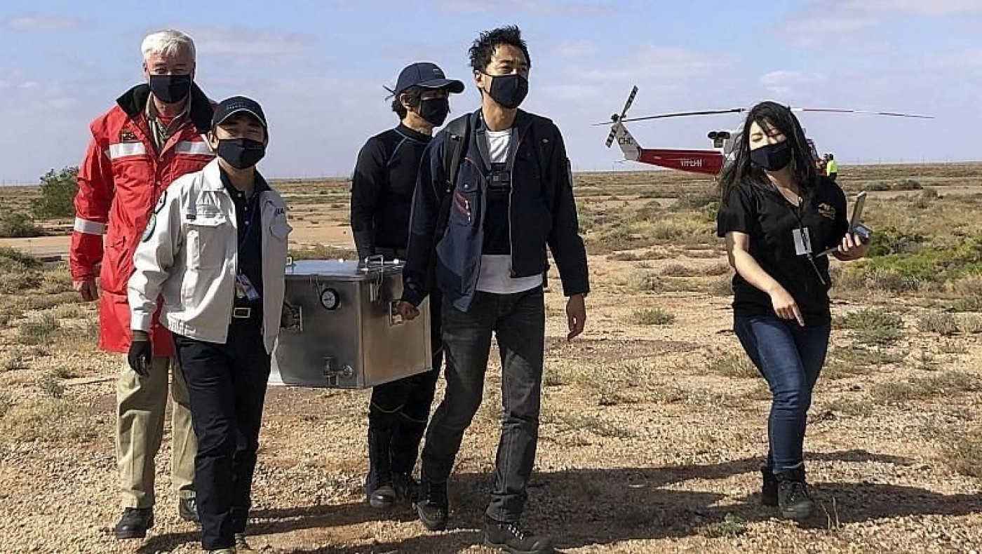 Δείγματα αστεροειδή έφτασαν στη Γη μέσα σε ιαπωνική διαστημική κάψουλα