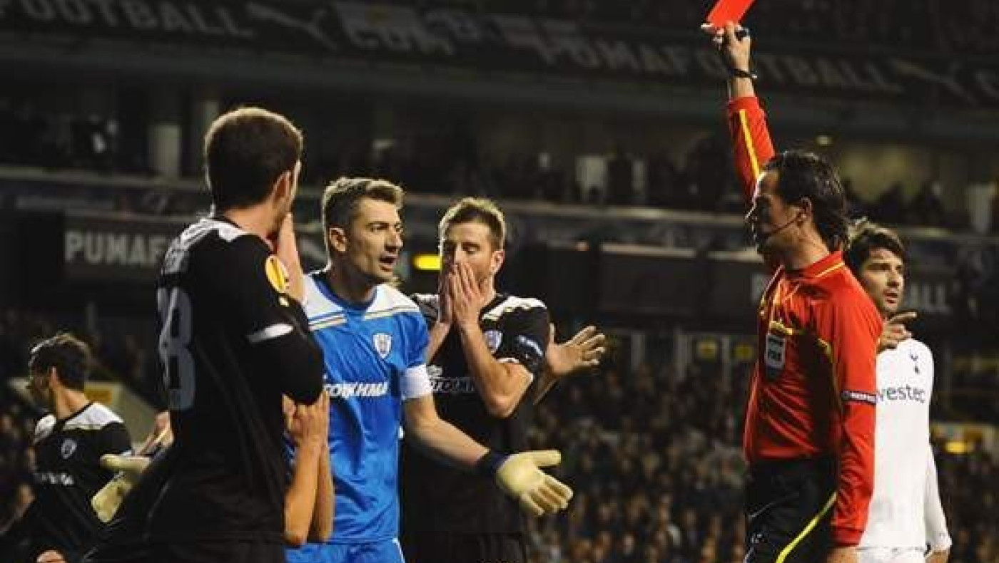 Διαιτητής στο ντέρμπι: Ο... χασάπης που «έσφαξε» τον ΠΑΟΚ στο Λονδίνο!