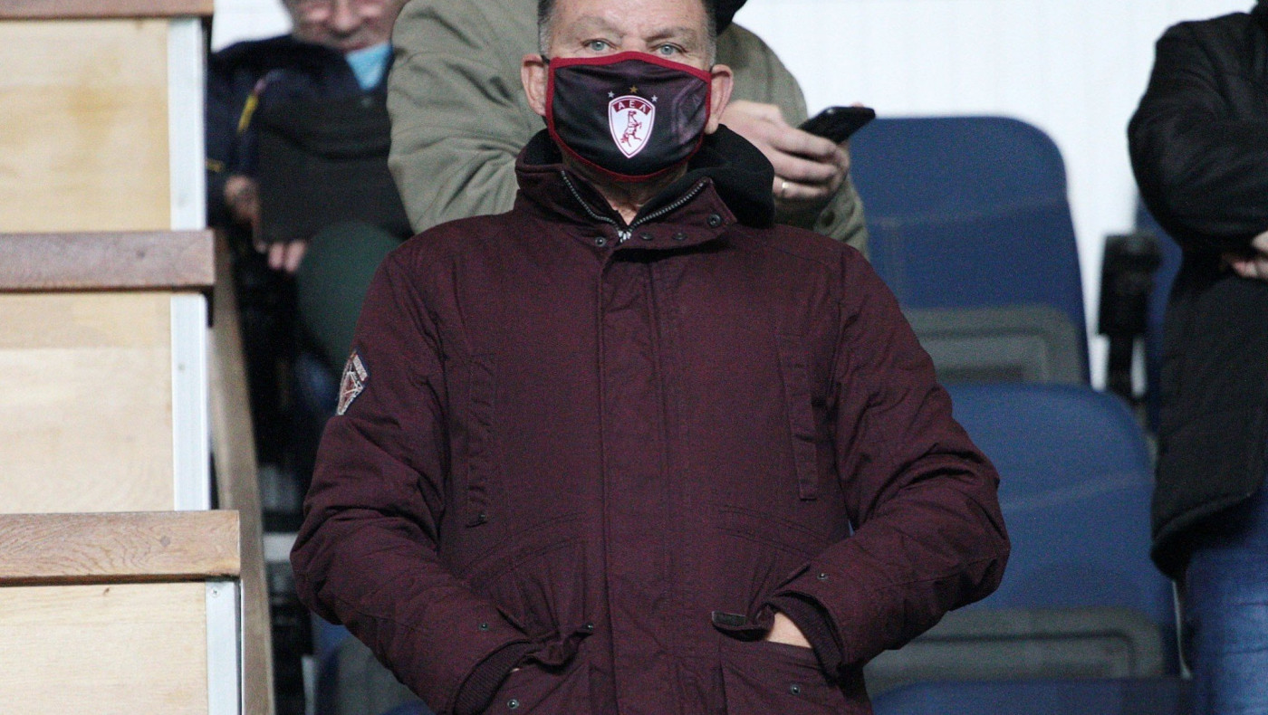 «Σόου» Κούγια: Διέκοψε έξαλλος τις δηλώσεις του προπονητή του!