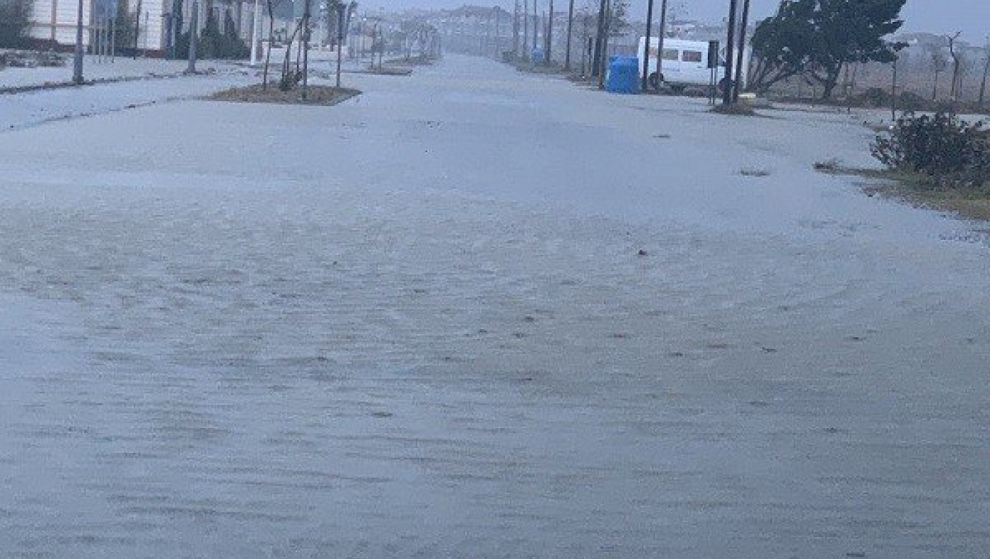 Πλημμύρισε το παραλιακό οδικό δίκτυο της Κατερίνης