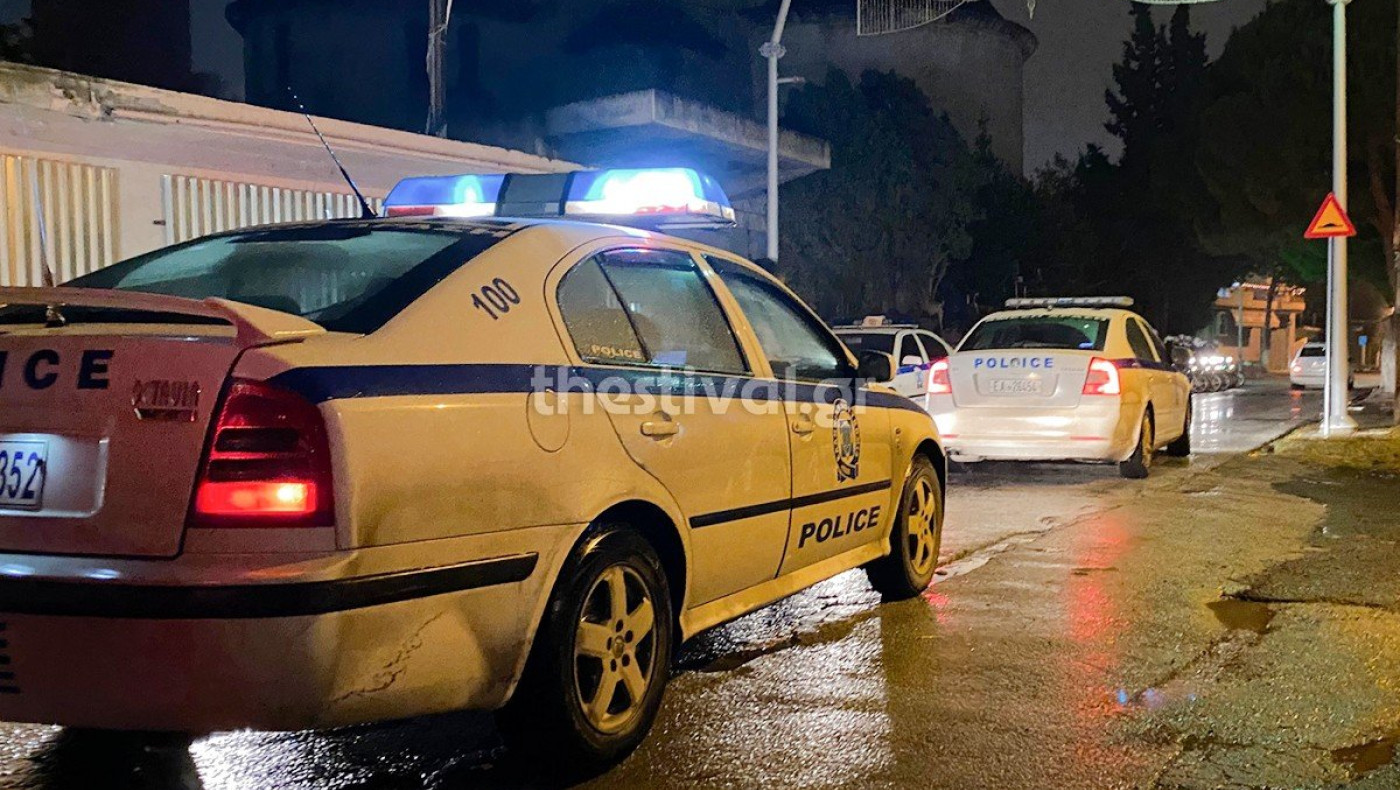 Αγριο ξύλο στον Δενδροπόταμο μεταξύ τσιγγάνων