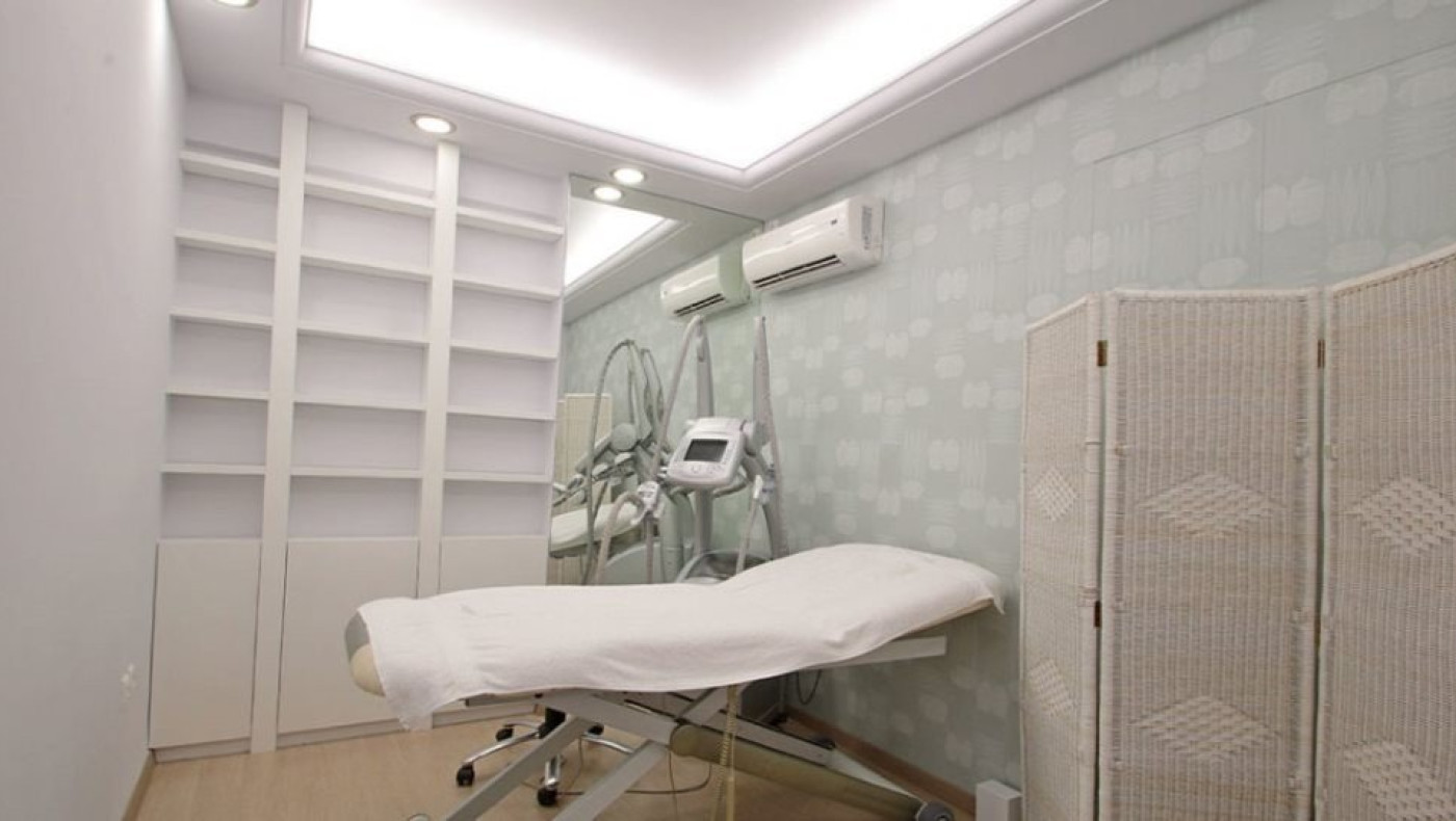 Γιατί ανοίγουν τα κομμωτήρια και όχι τα κέντρα αισθητικής