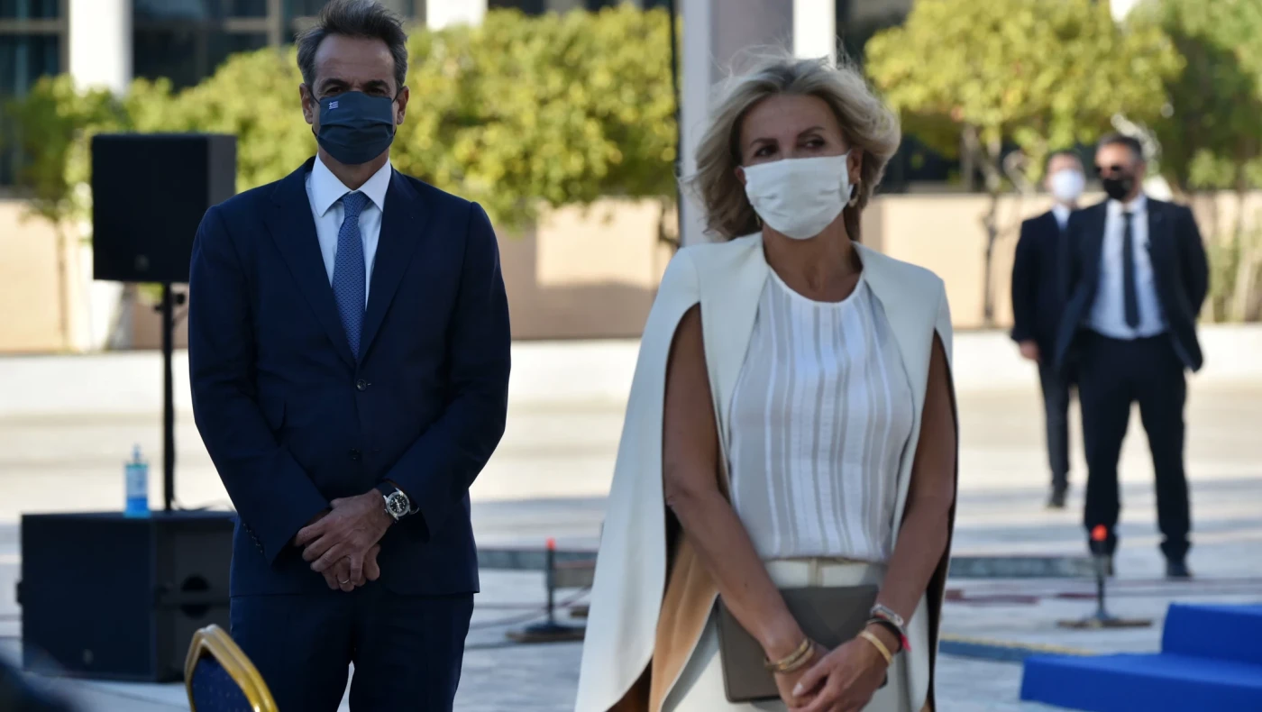 Μητσοτάκης και Μαρέβα: Θα εμβολιαστούν on camera!