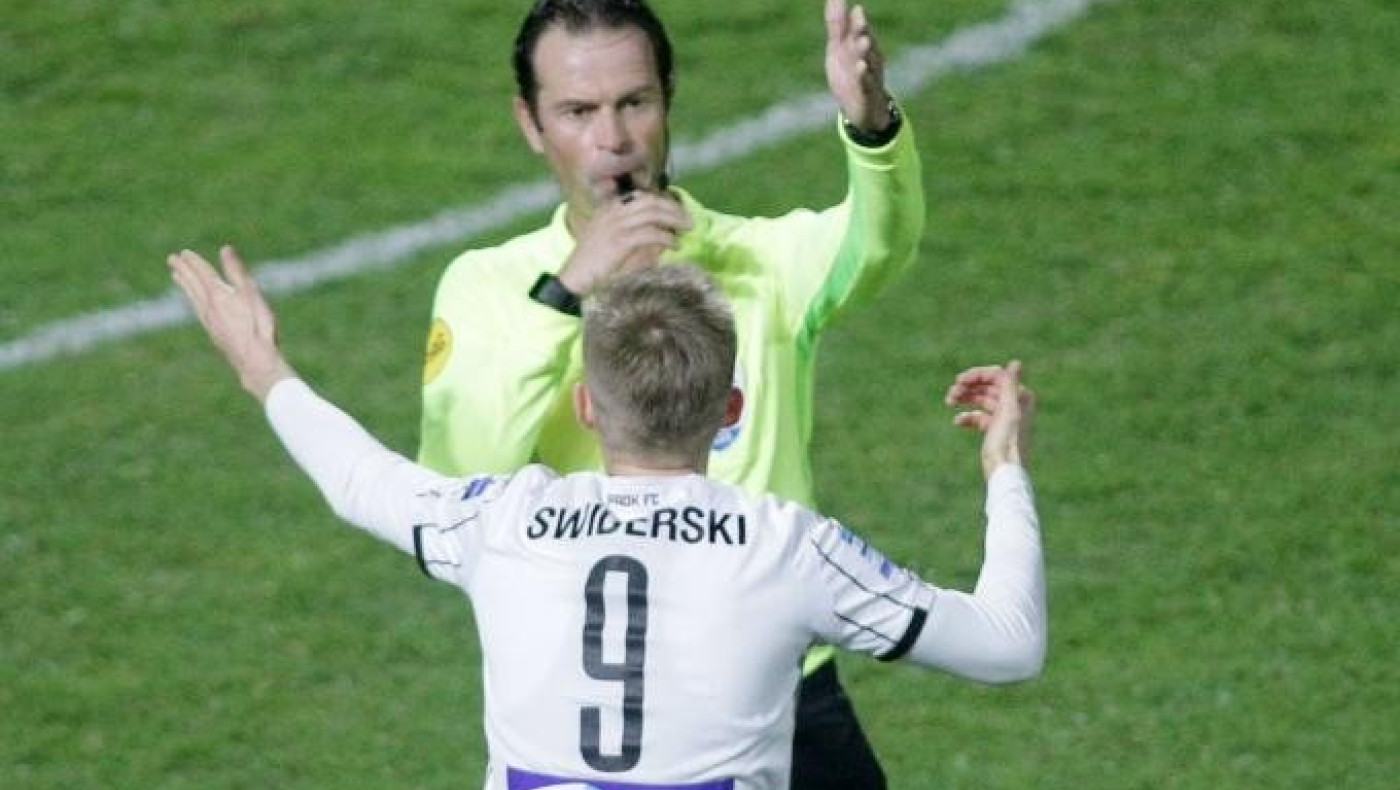 Ο ΠΑΟΚ ζητά πέναλτι και για χέρι του Μπαγκαλιάνη