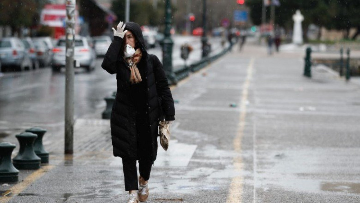 Κύμα ανησυχίας: «2.000 κρούσματα κορωνοϊού την ημέρα στα τέλη Μαρτίου»