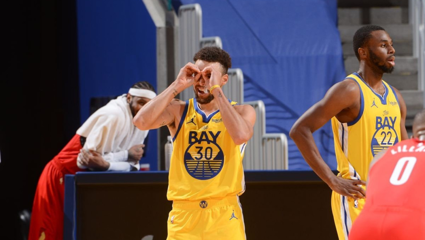 Είναι επίσημο! Ο Στεφ Κάρι είναι... εξωγήινος!