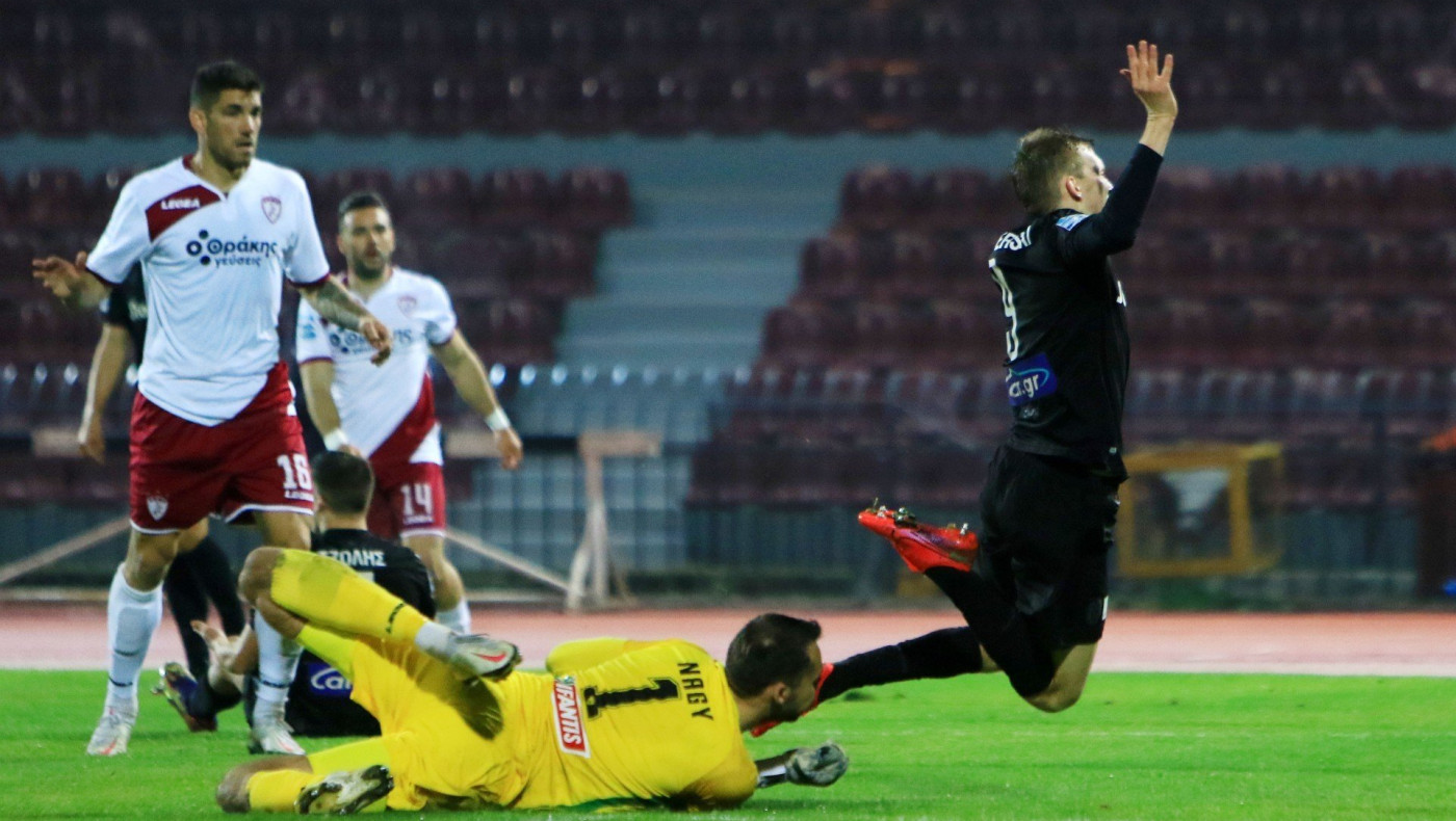 ΑΕΛ: «Ανύπαρκτο το πέναλτι, Κρέσπο και Σνάουτσνερ κρατούσαν από το λαιμό τον Μπέρτο να μην μπει»