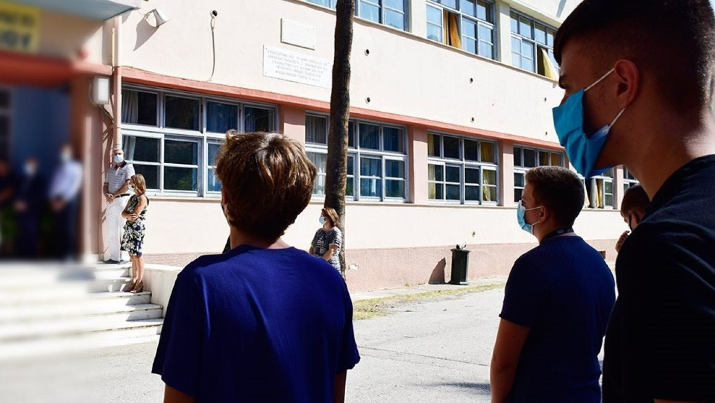 Με τεστ κορωνοϊού θα επιστρέψουν οι μαθητές στα θρανία