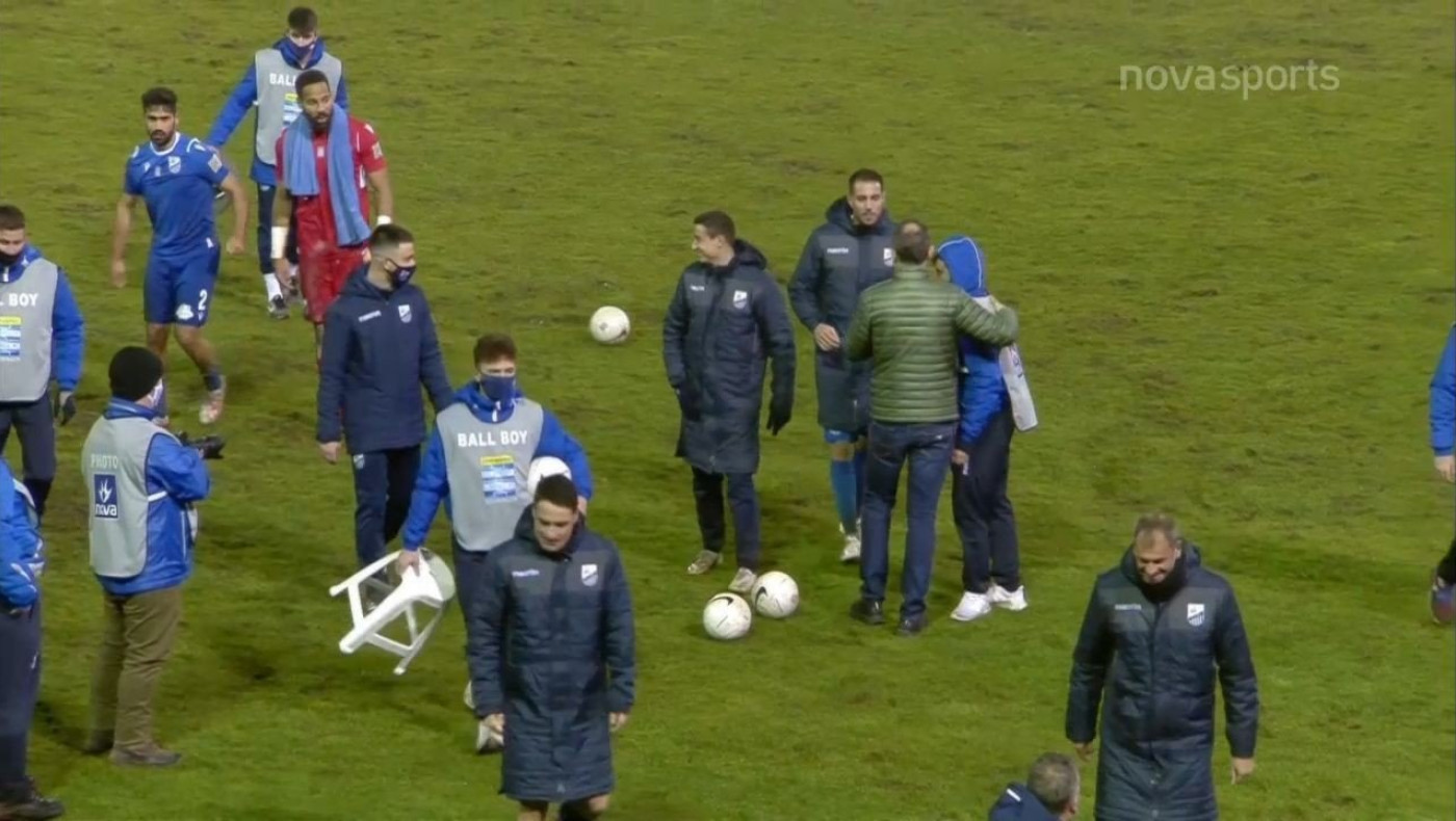 Λαμία-Άρης: Το «μπράβο» του Παπαϊωάννου στο ball boy που «κέρδισε» την αποβολή του Σούντγκρεν