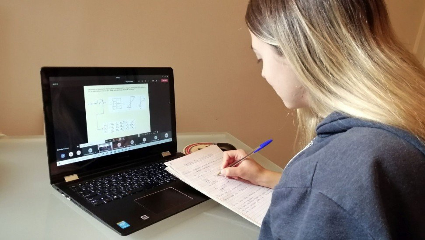 Επέστρεψαν με τηλεκπαίδευση σήμερα οι μαθητές γυμνασίων-λυκείων