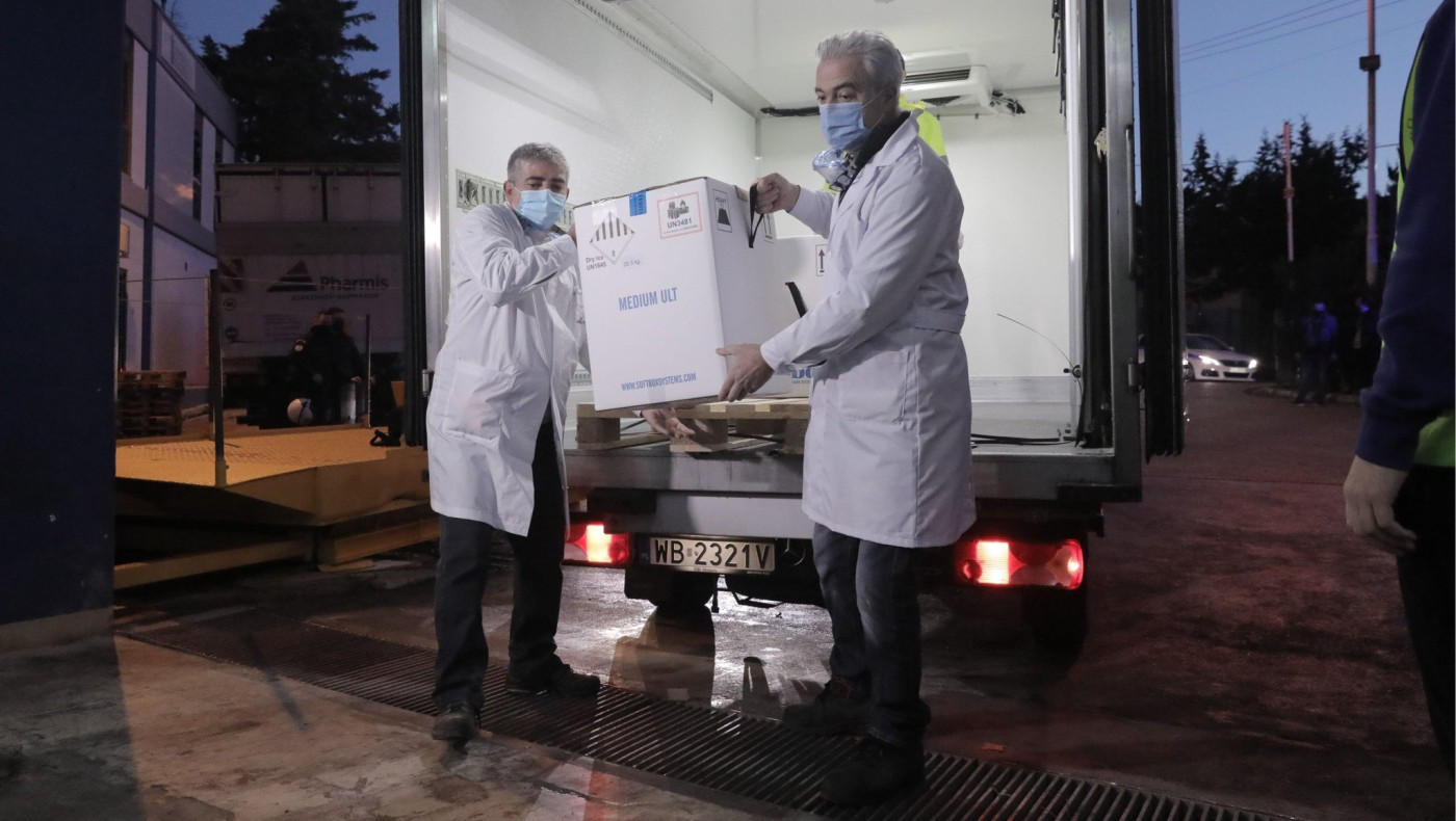 Εφτασαν στην Ελλάδα 10.000 δόσεις του εμβολίου της Moderna